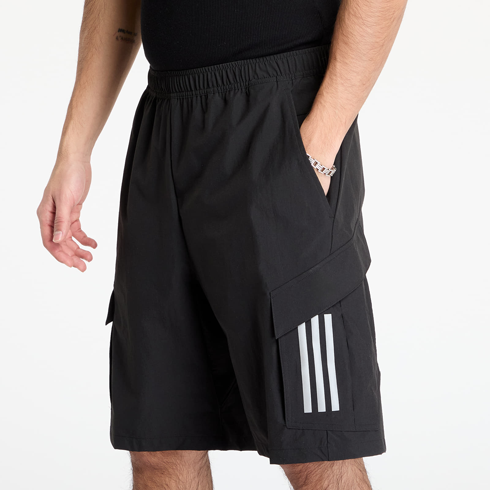 Férfi sortok adidas x Mercedes Amg Petronas Formula One Team Mechanics Short Black/ Black/ Reflective Silver