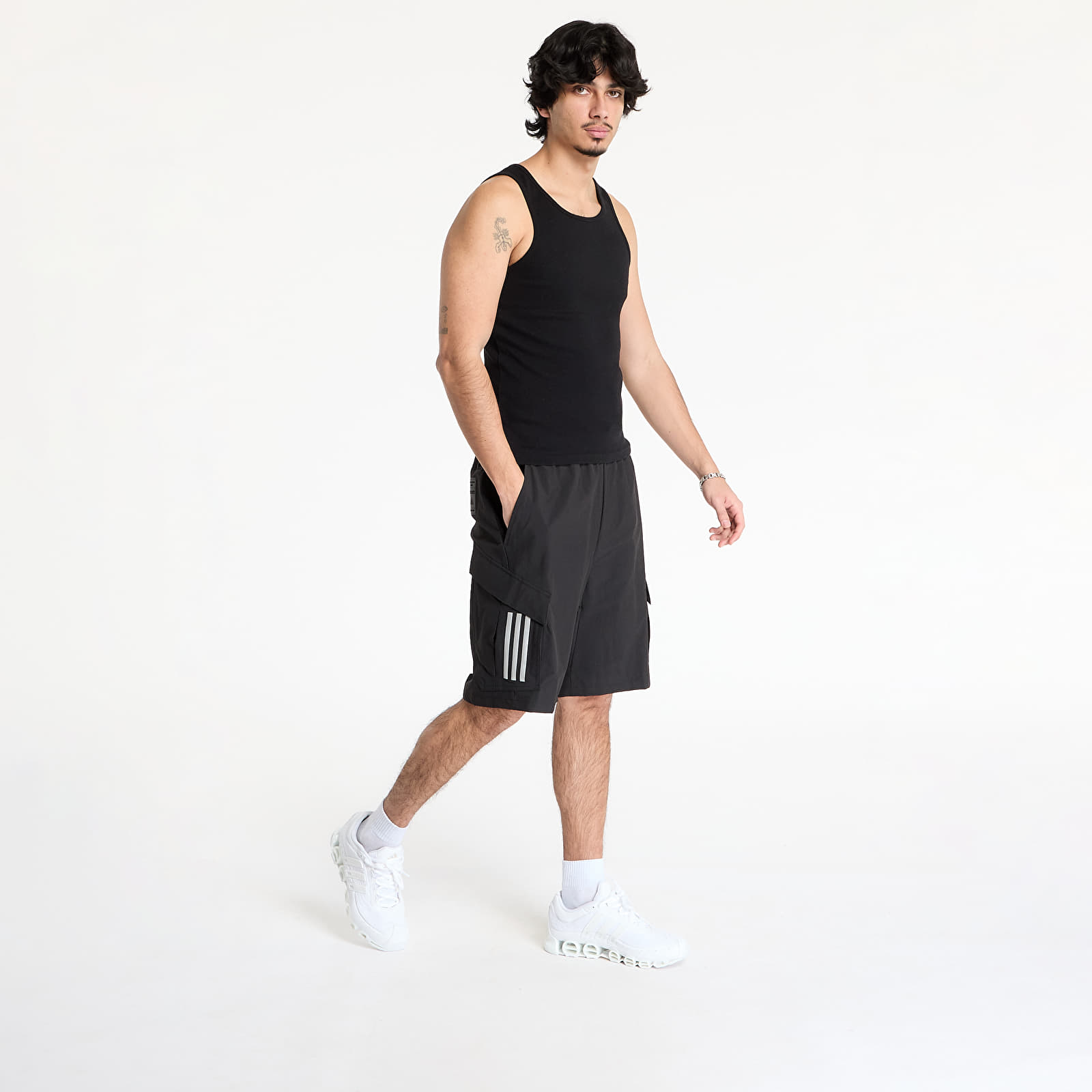 Férfi sortok adidas x Mercedes Amg Petronas Formula One Team Mechanics Short Black/ Black/ Reflective Silver