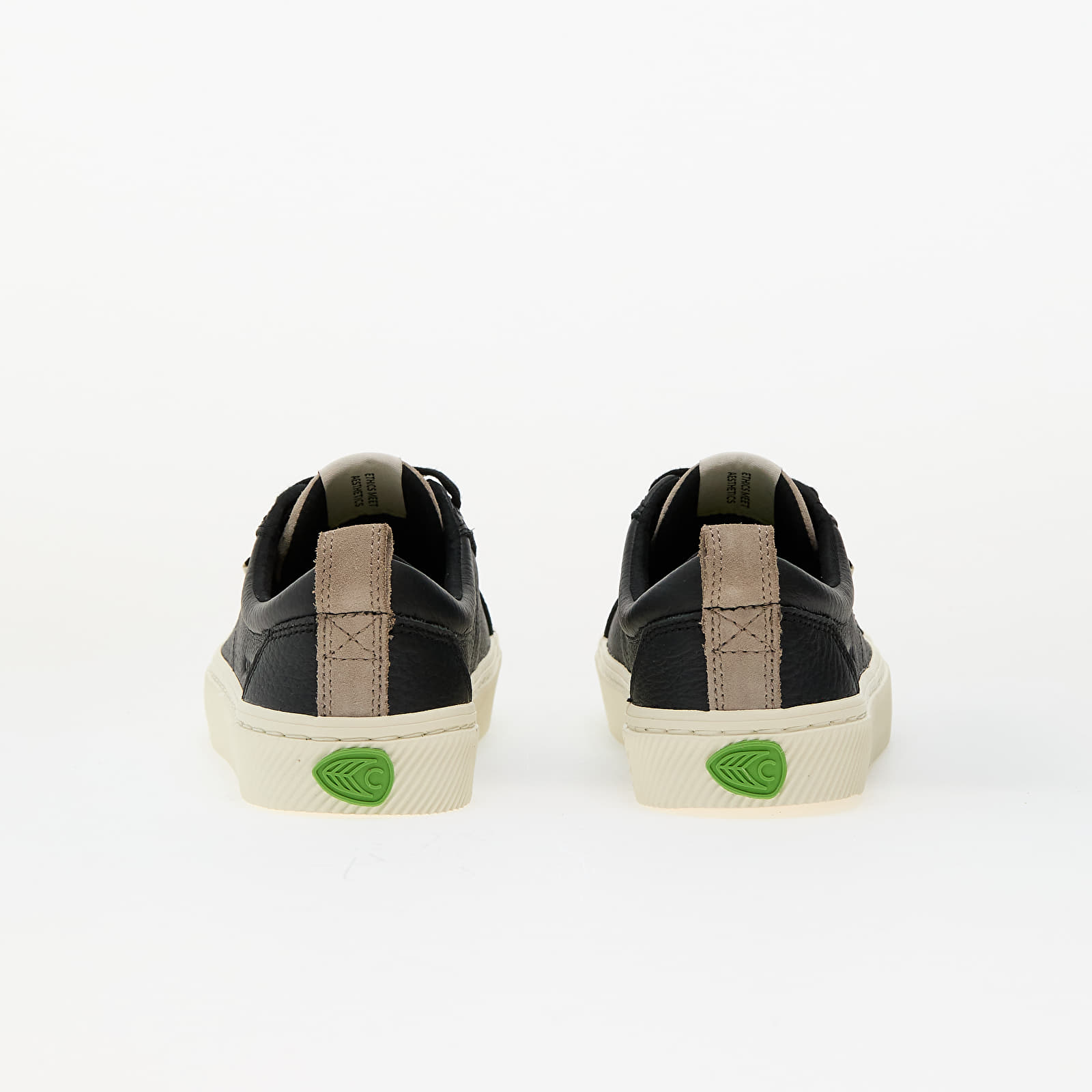 Zapatillas mujer Cariuma W Oca Low Black/ Cloud Grey