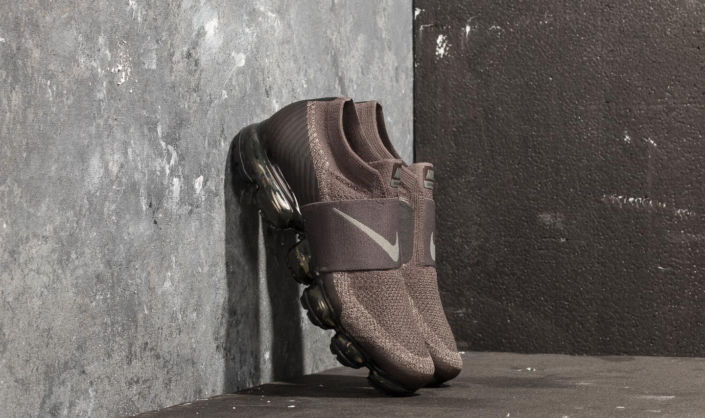 Men s shoes Nike Air Vapormax Flyknit Moc Midnight Fog Dark Stucco Footshop