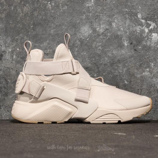 Women s shoes Nike W Air Huarache City Desert Sand Desert Sand White Footshop