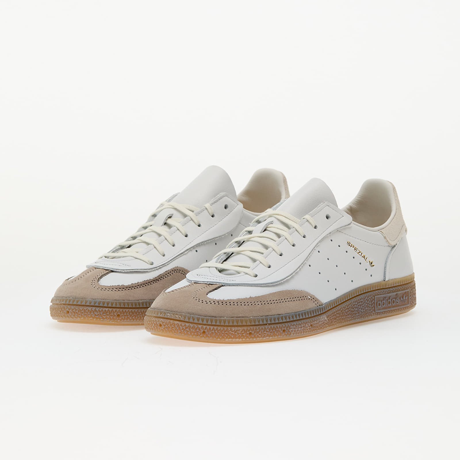 Männer adidas x Invincible Handball Spezial Crystal White/ Grey One/ Gum2