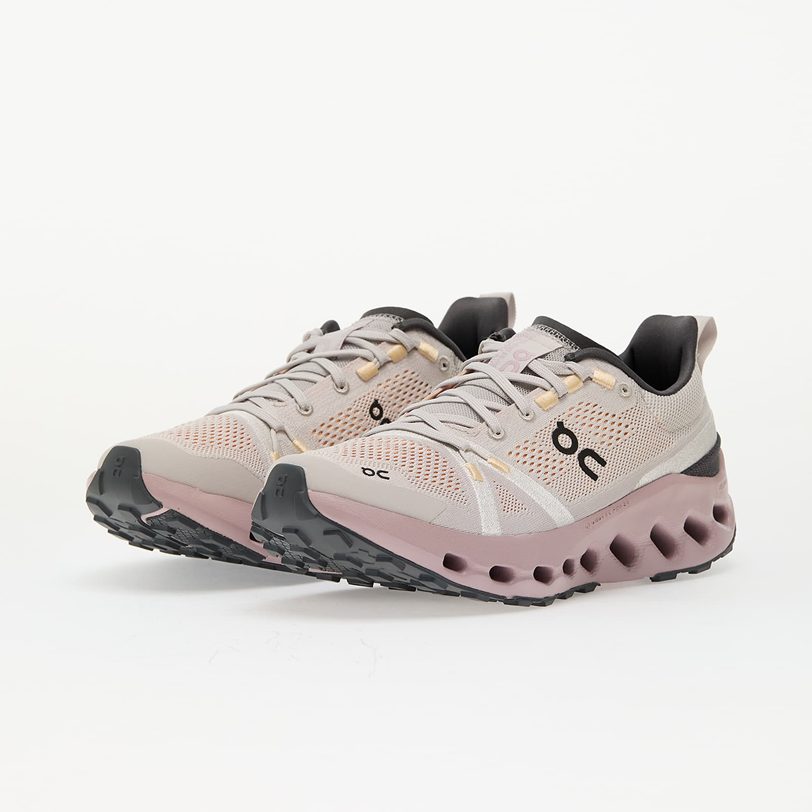 Dámské tenisky a boty On W Cloudsurfer Trail Silver/ Mauve