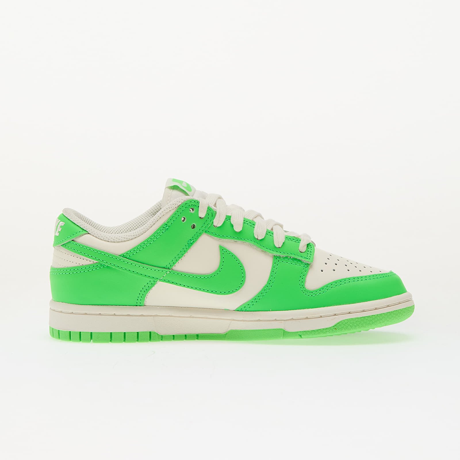 Women's shoes Nike W Dunk Low Sail/ Green Strike
