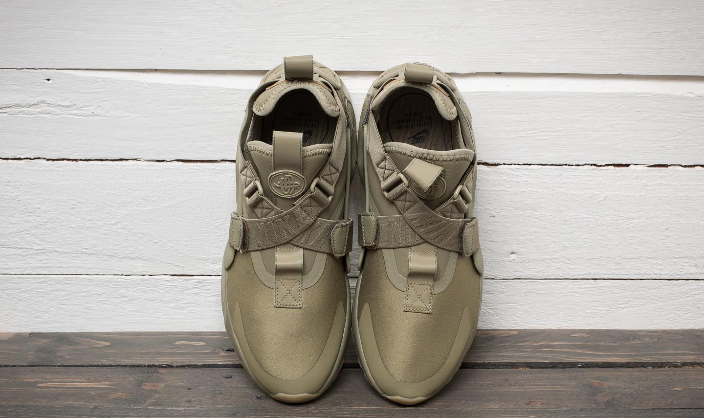 Nike air huarache city olive on sale