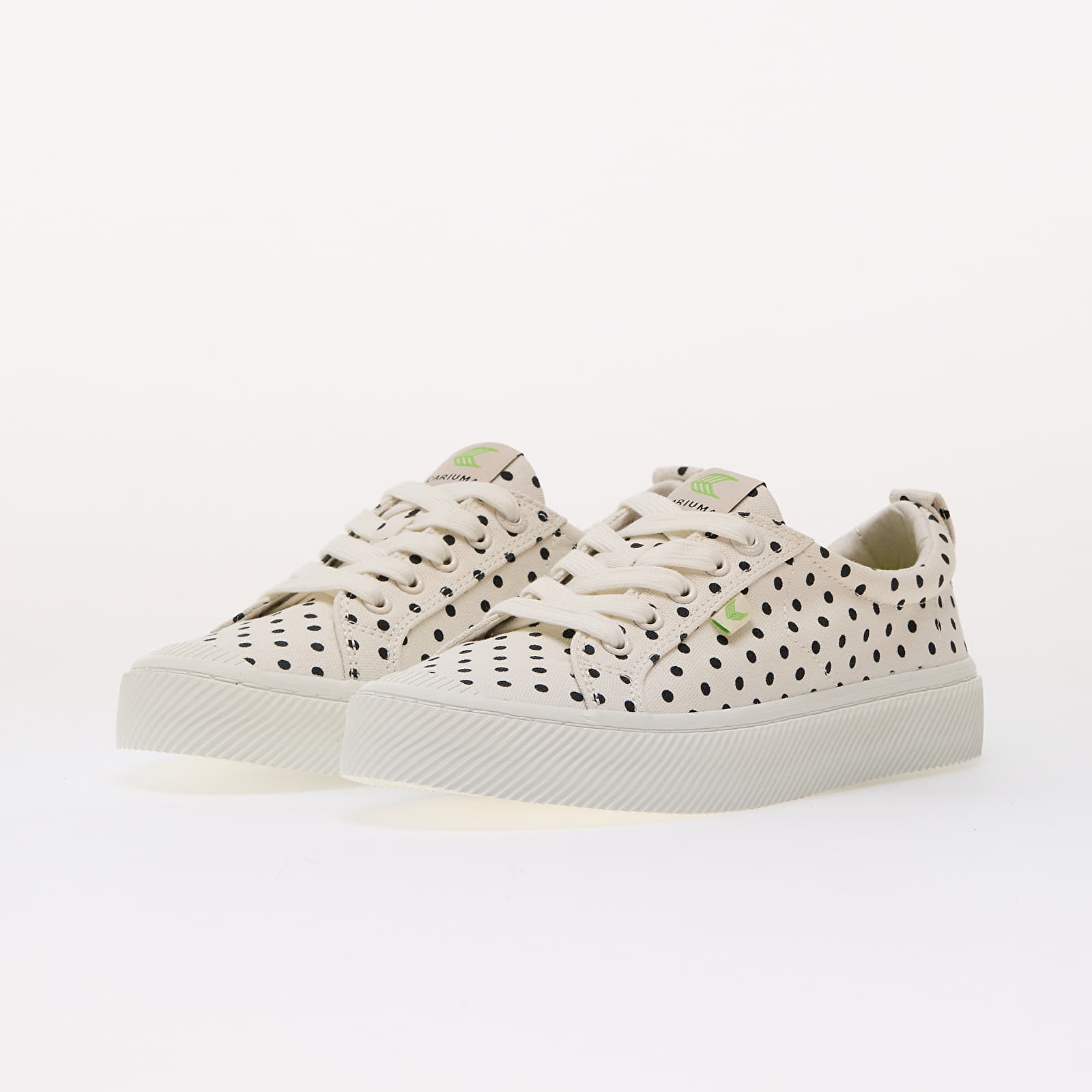 Férfi cipők Cariuma M Oca Low White Polka Dots