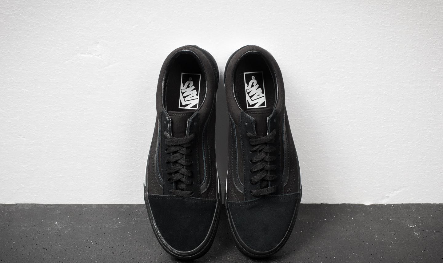 Men s shoes Vans Old Skool Mono Bumper Black True White Footshop