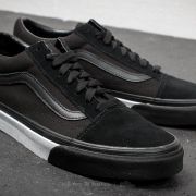 Men s shoes Vans Old Skool Mono Bumper Black True White Footshop