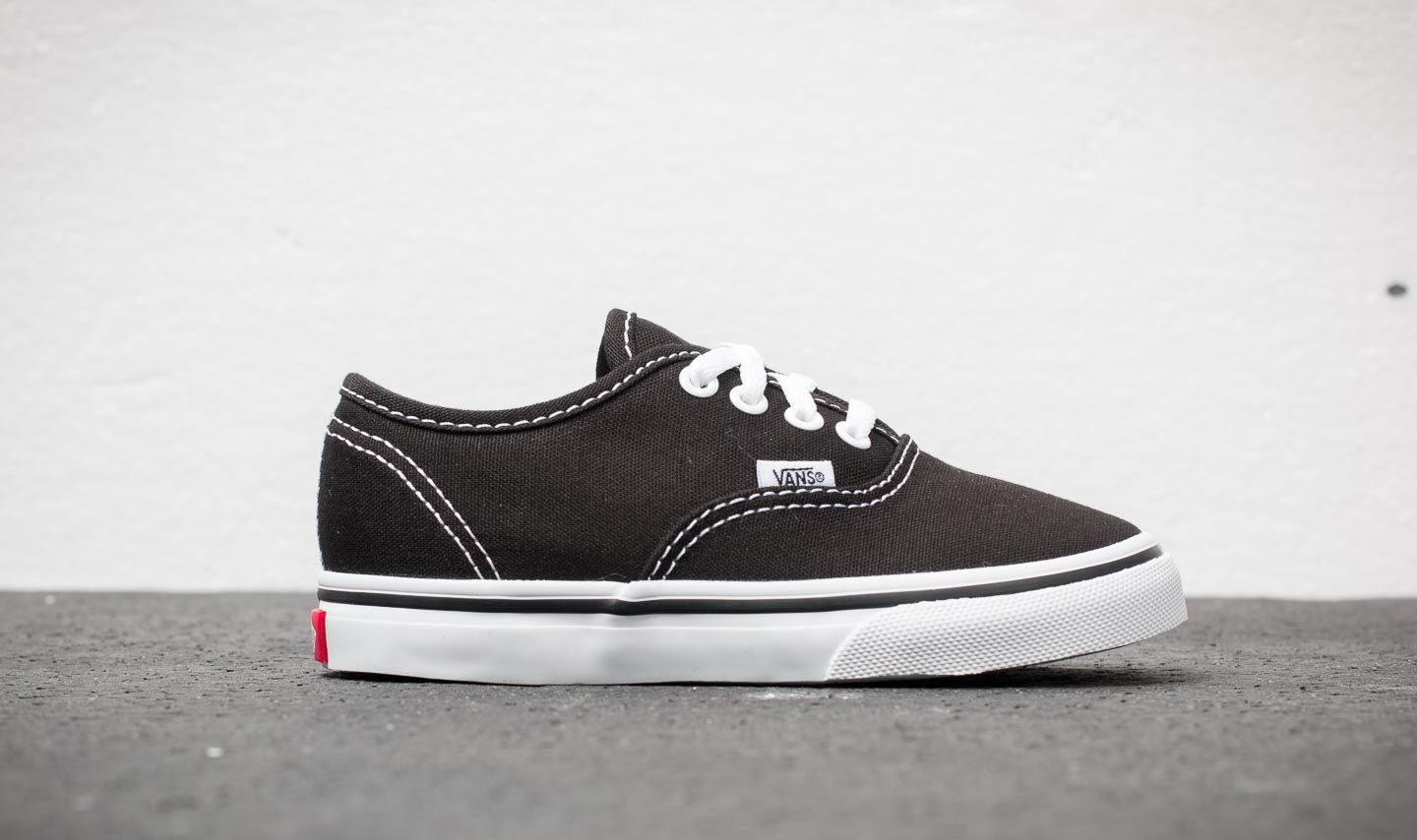 Kids' sneakers and shoes Vans Toddler AUTHENTIC Black