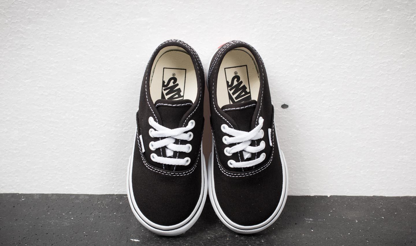 Kids' sneakers and shoes Vans Toddler AUTHENTIC Black