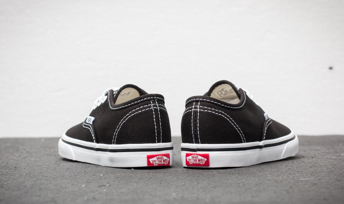 Kids' sneakers and shoes Vans Toddler AUTHENTIC Black