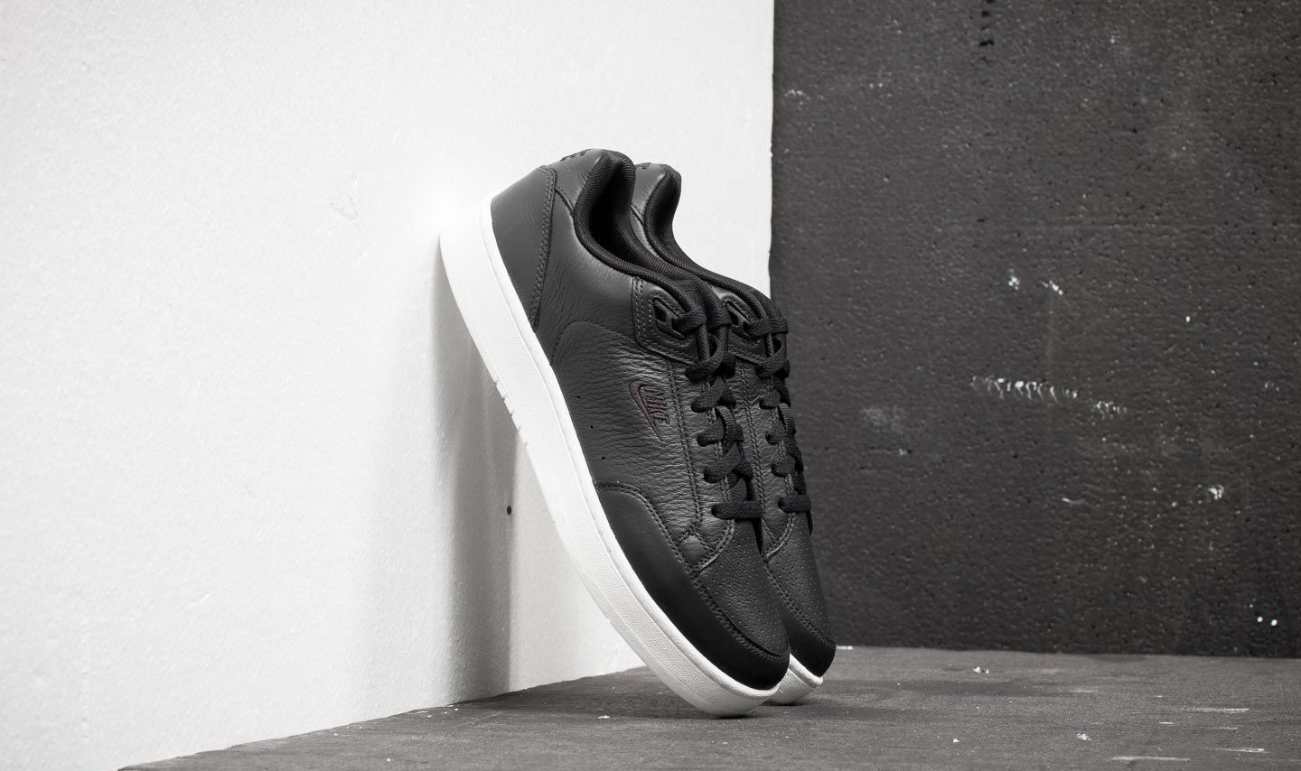 Skor för män Nike Grandstand II Premium Black/ Black-White