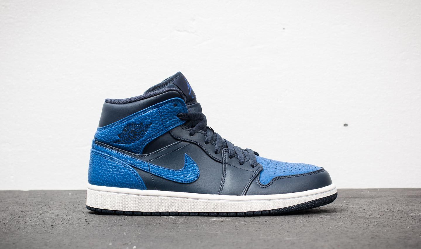Jordan 1 obsidian game royal 2025