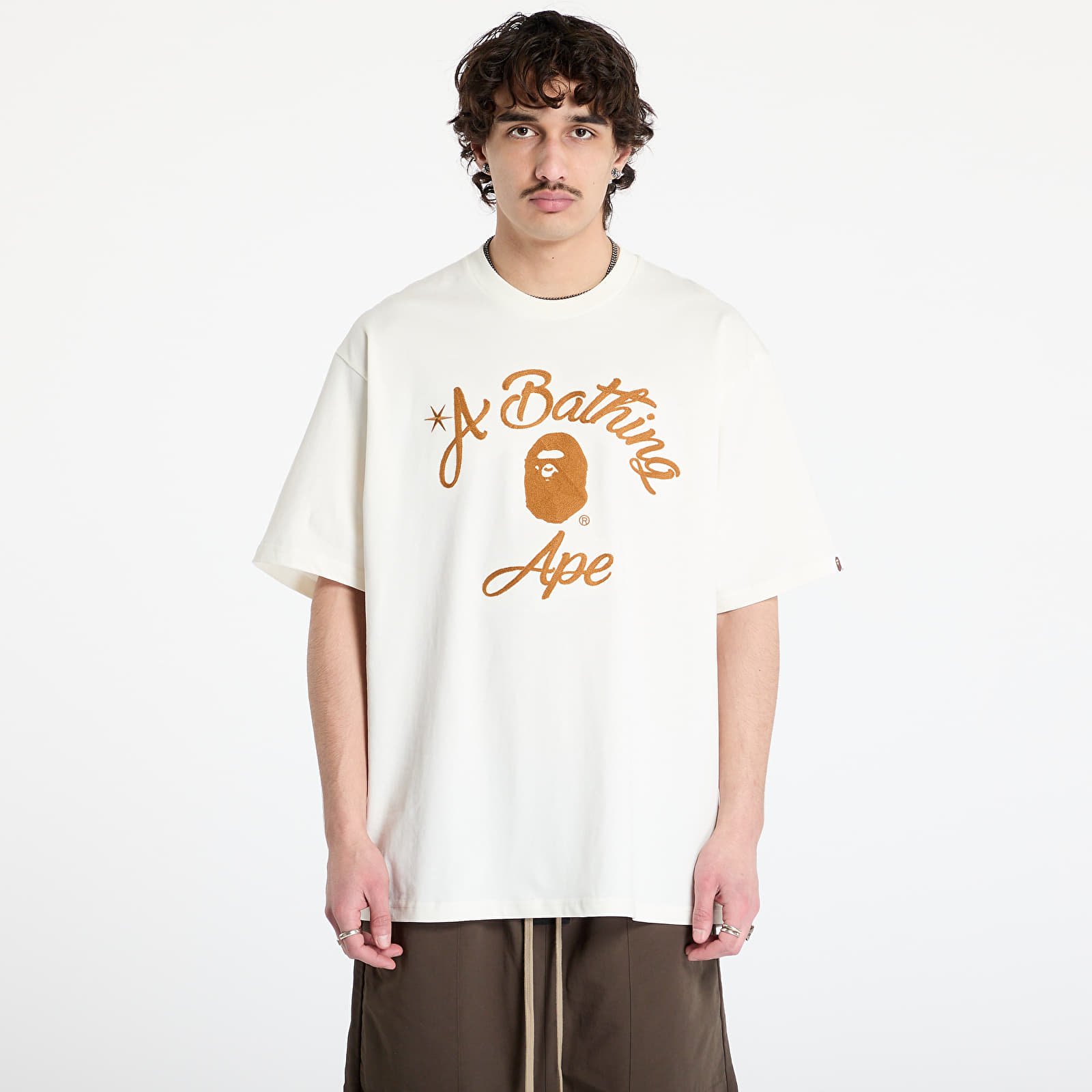 Pánská trička A BATHING APE Chain Stitch College Relaxed Fit Tee UNISEX Ivory