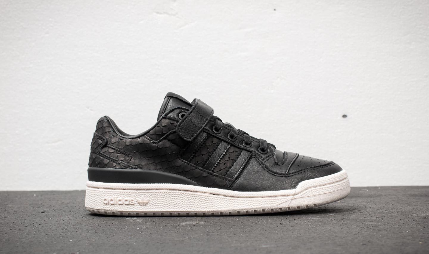 Buty damskie adidas Forum Low W Core Black/ Core Black/ Chalk White