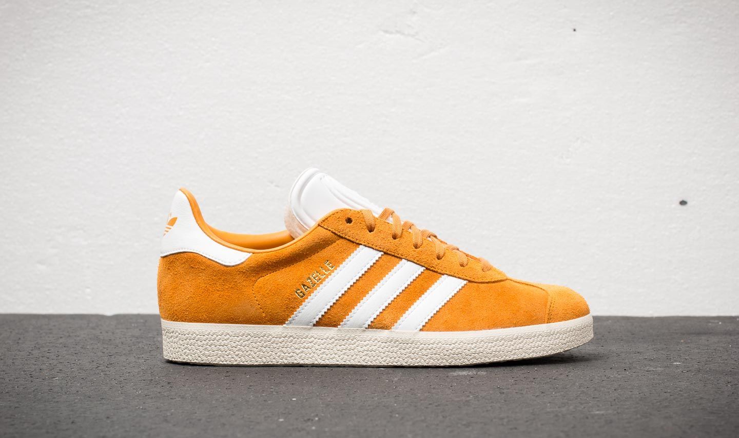 Adidas gazelle active gold deals
