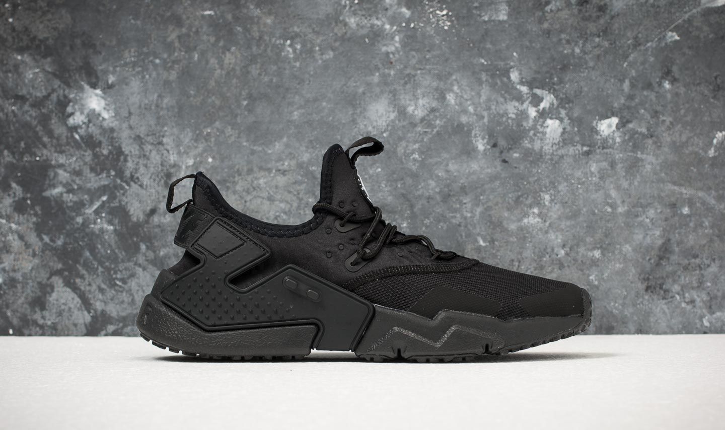 Nike air huarache drift all black online