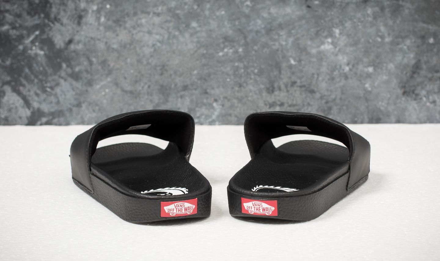 Vans off store the wall slides