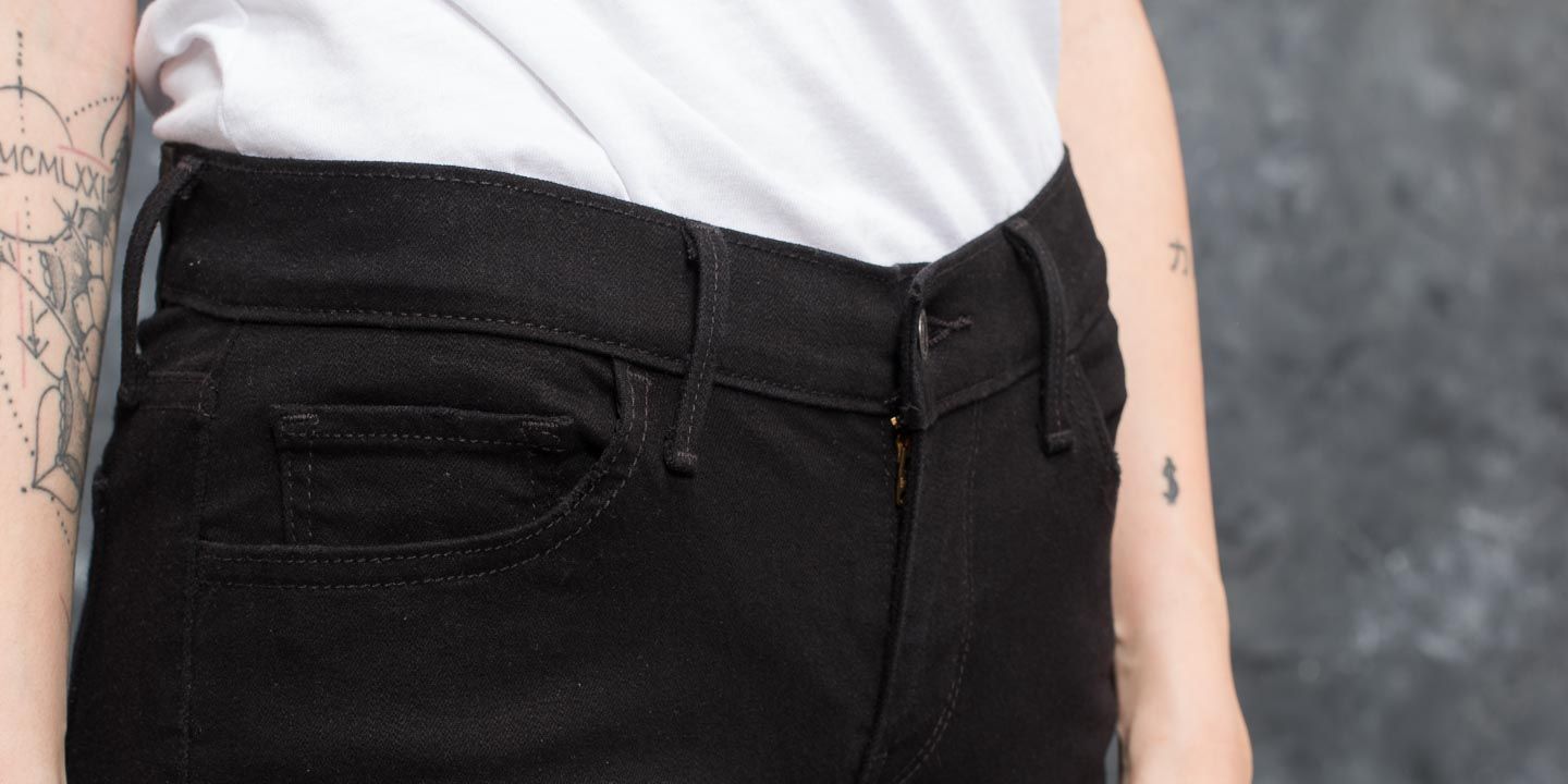 Nadrágok Levi's® 710 Super Skinny Jeans Atomic Black
