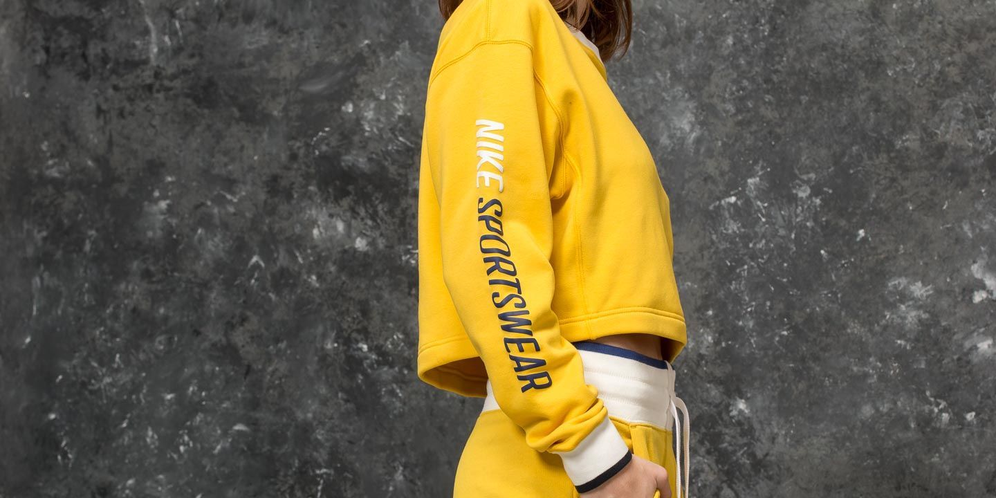 Nike reversible 2025 crop sweatshirt
