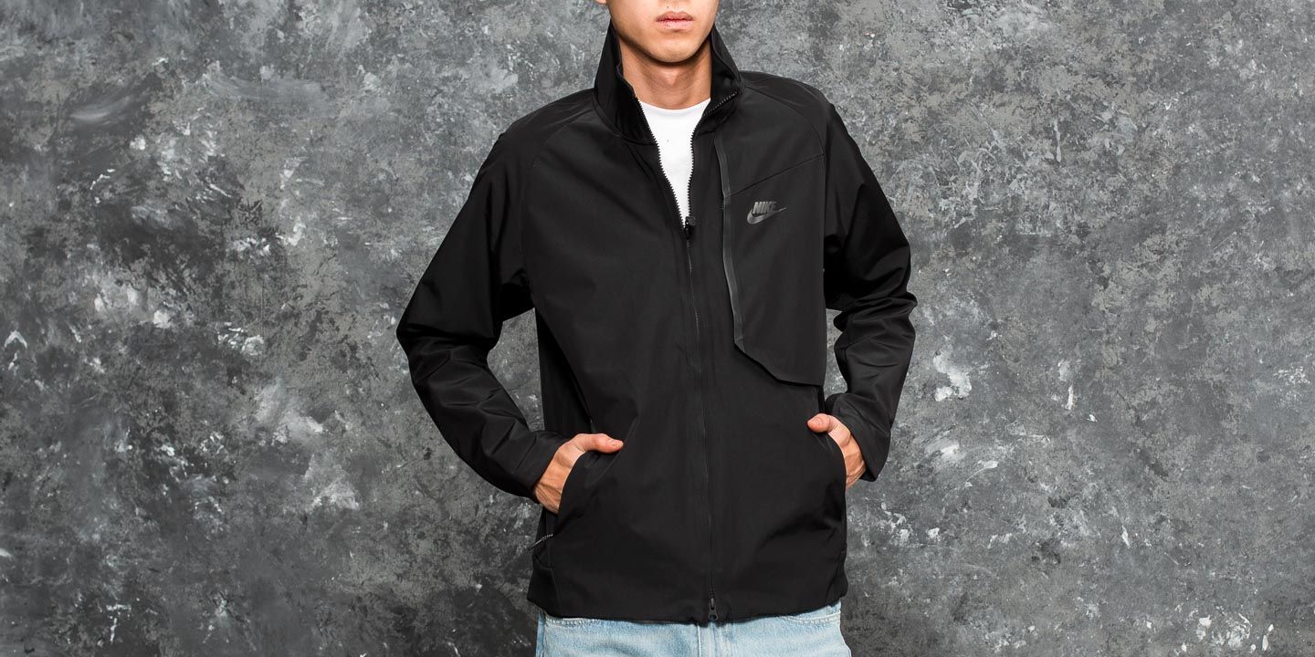 Bundy Nike Sportswear Tech Shield Jacket Black
