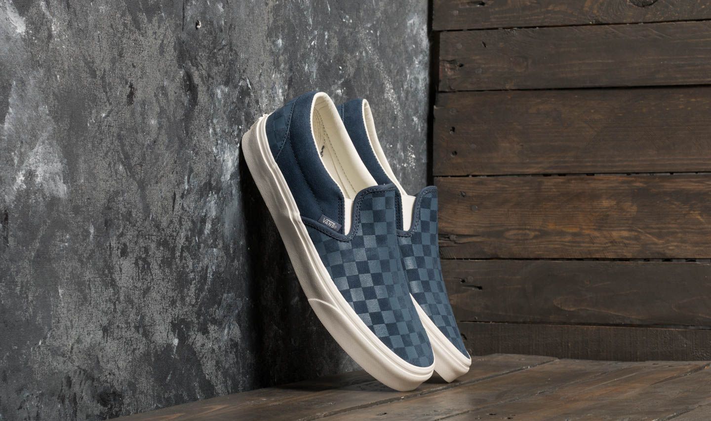 Vans slip on checker emboss sale