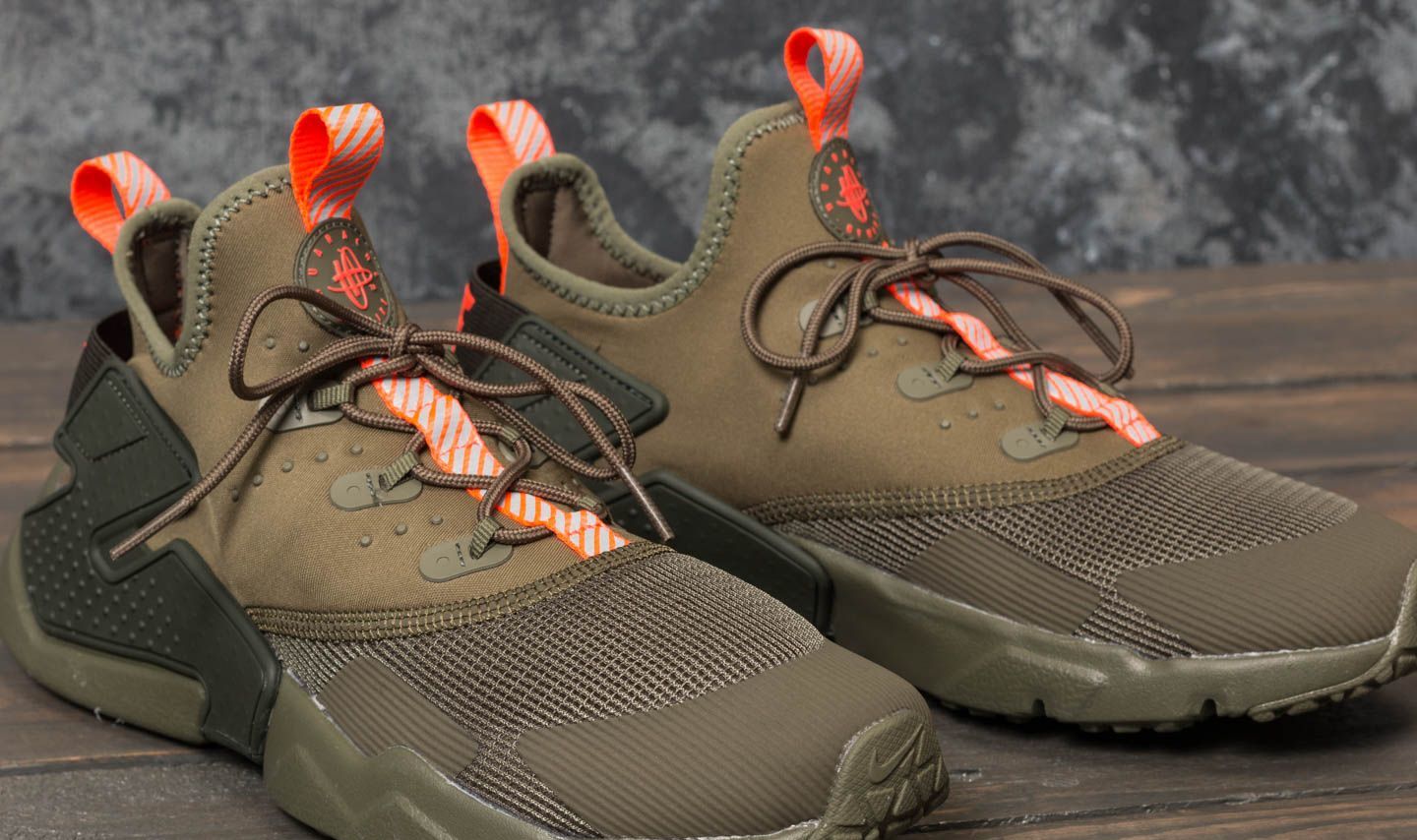 Women s shoes Nike Huarache Drift GS Medium Olive Total Crimson Footshop