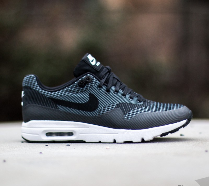 Damen Sneaker und Schuhe Nike Wmns Air Max 1 Ultra JCRD Black White Metalic Silver Footshop