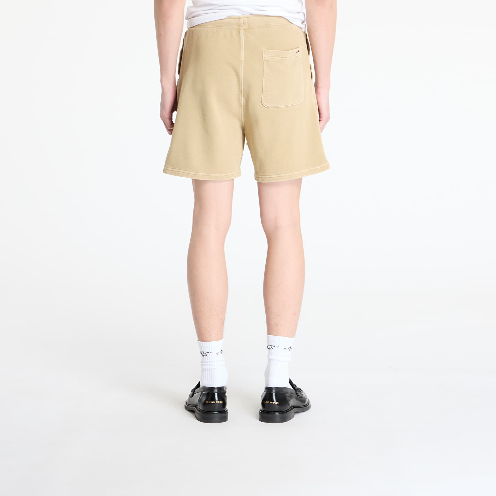 Men's shorts Tommy Jeans Regular Varsity Grap Shorts Beige