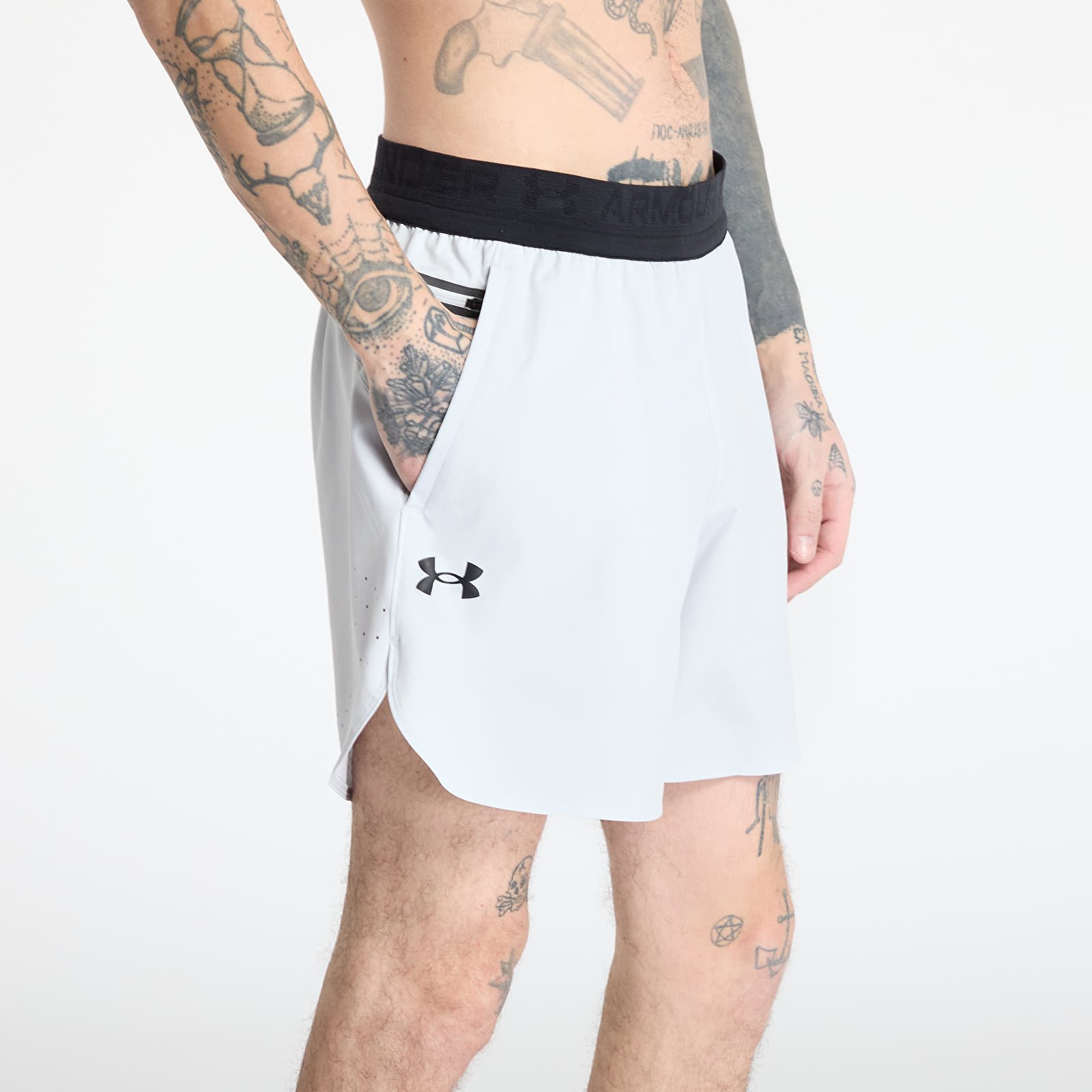 Kurzhosen Under Armour Peak Woven Shorts Grey