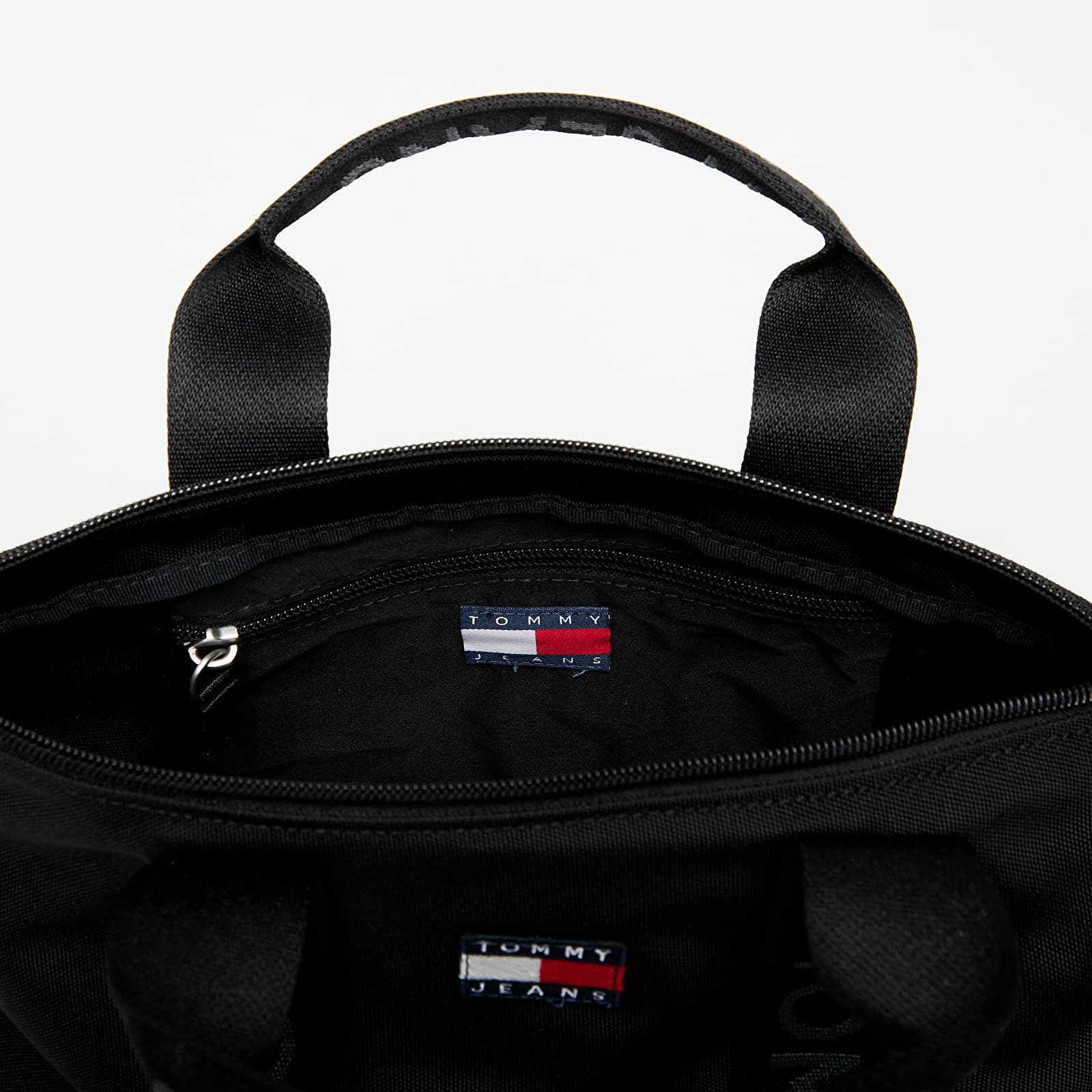 Tašky přes rameno Tommy Jeans Ess Daily Mini Tote Black