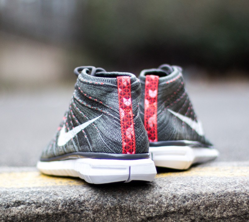Flyknit top chukka white