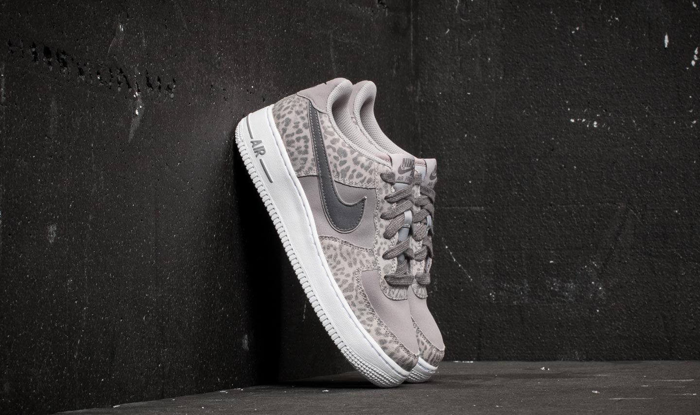 Nike air force 1 leopard sale grey