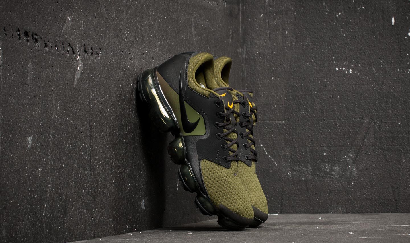 Nike air vapormax black sepia stone deals