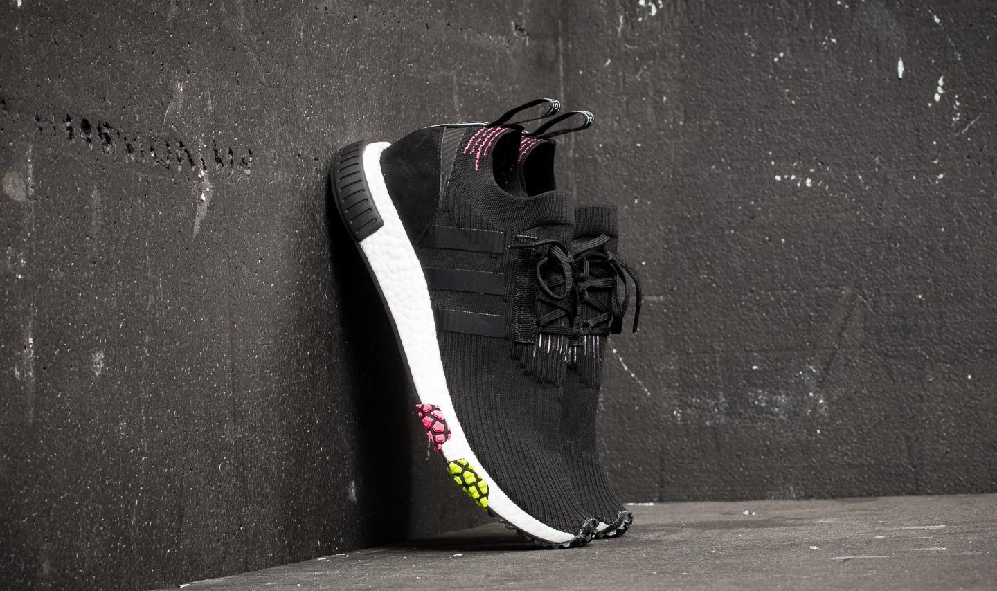 Adidas originals nmd racer primeknit trainers core black/core deals black/solar pink