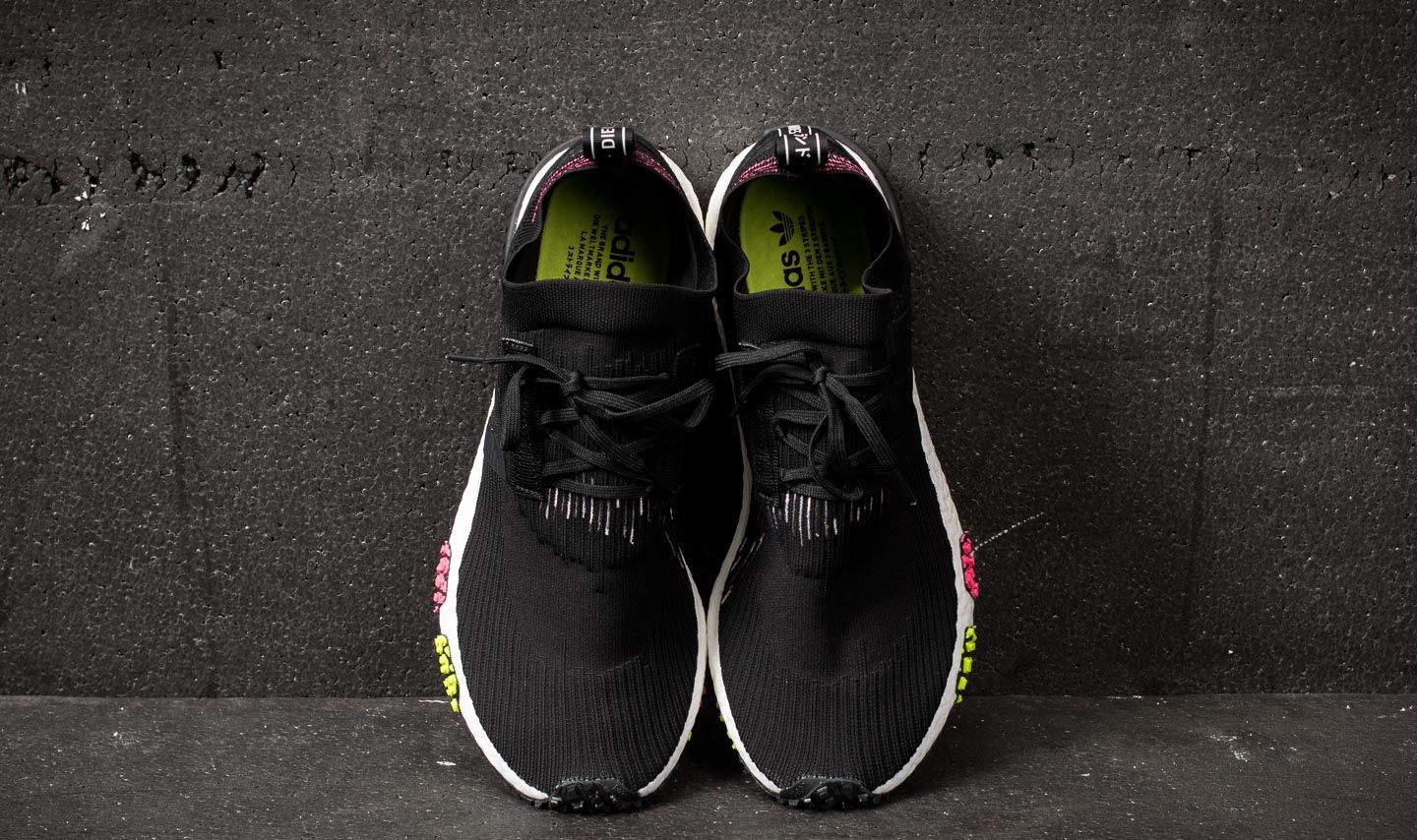 Vyriška avalynė adidas NMD_Racer Primeknit Core Black/ Core Black/ Solar Pink