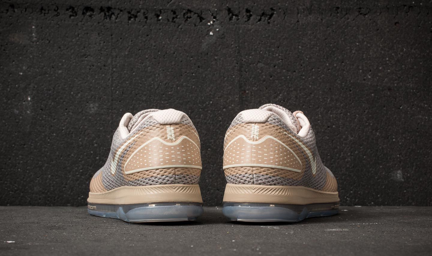 Nike zoom out low 2 online