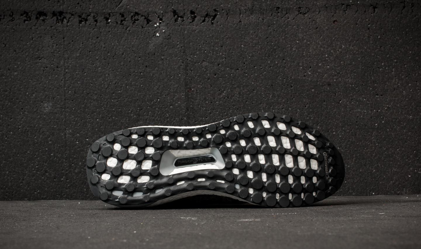 Black bottom ultra boost outlet