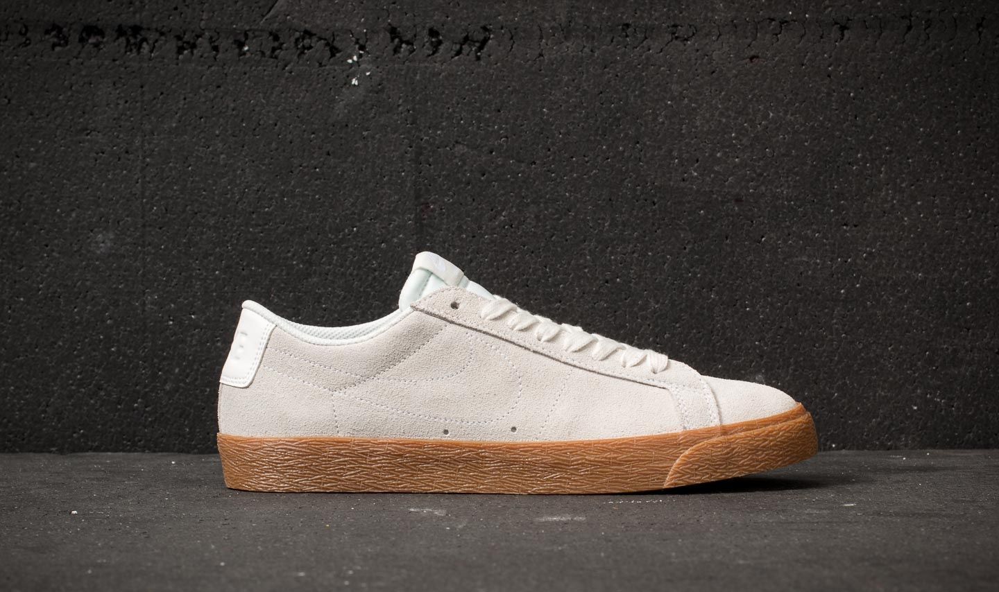 Nike sb zoom blazer low summit white store