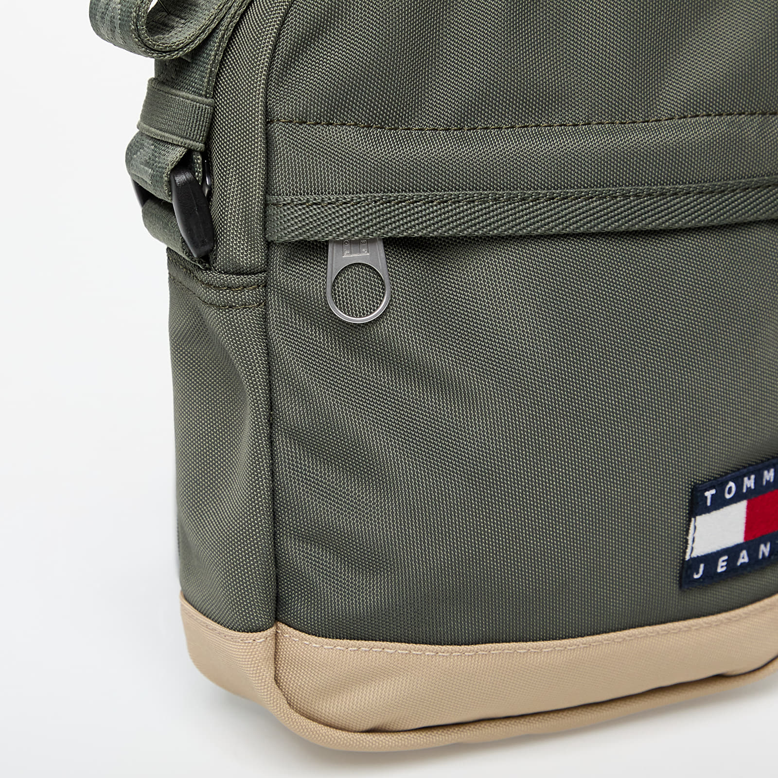 Ristilaukut Tommy Jeans Ess Daily Square Bag Green