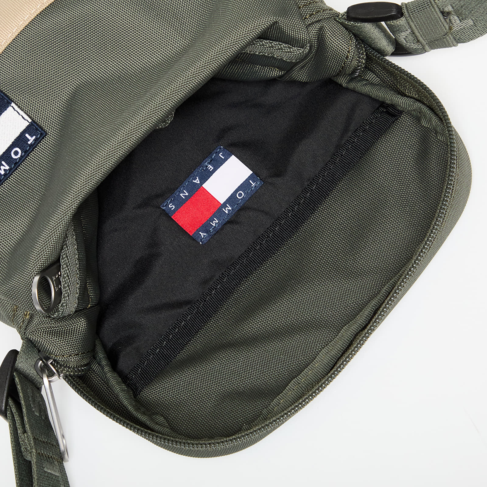 Ristilaukut Tommy Jeans Ess Daily Square Bag Green