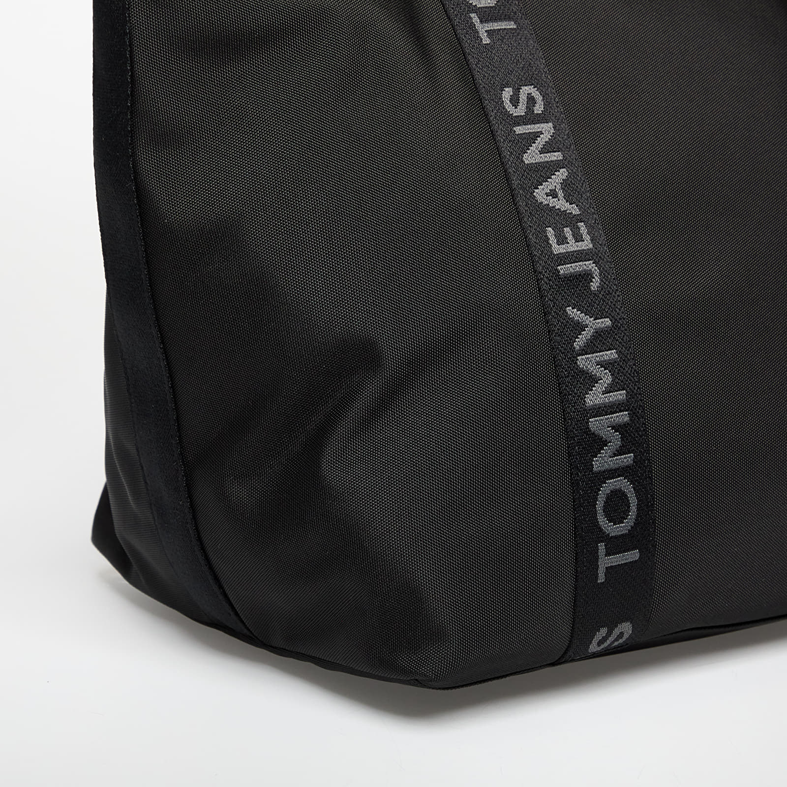 Torby przez ramię Tommy Jeans Ess Daily Tote Black