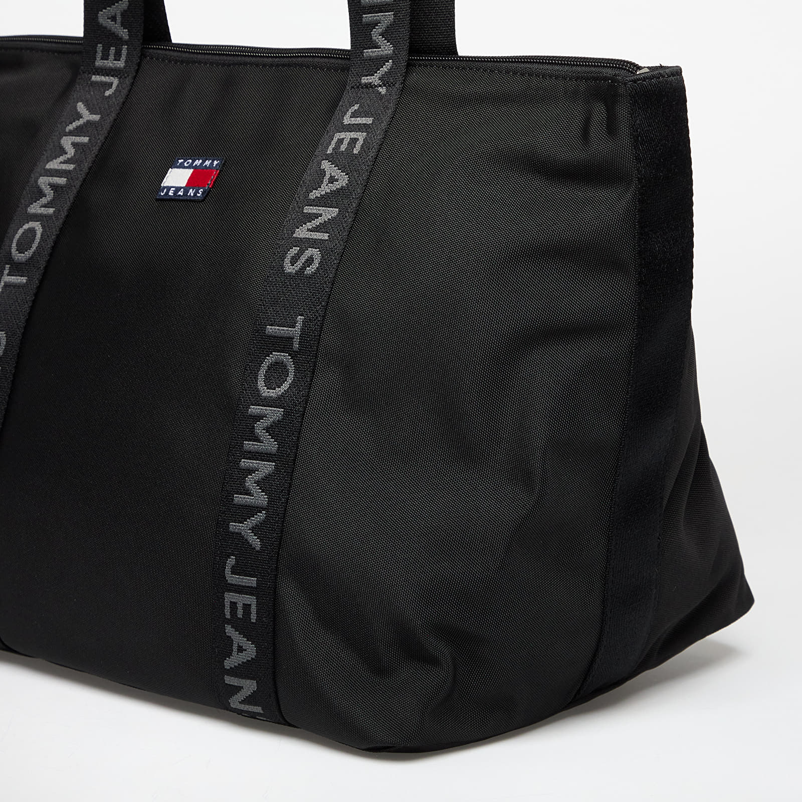 Torby przez ramię Tommy Jeans Ess Daily Tote Black