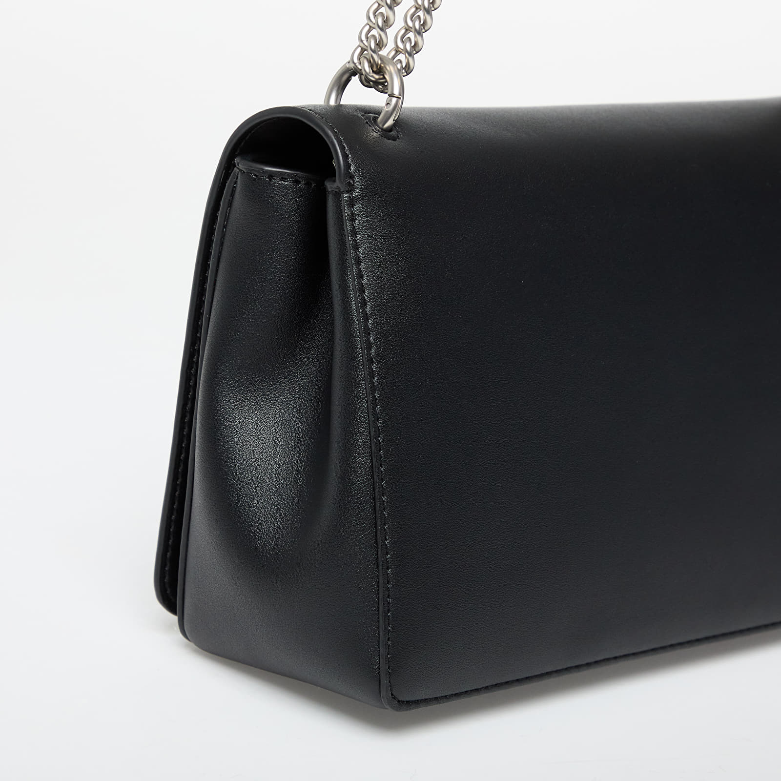 Tašky cez rameno Calvin Klein Jeans Sculpted Ew Flap Bag Black