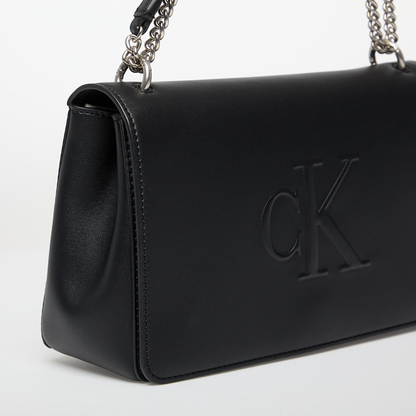 Tašky cez rameno Calvin Klein Jeans Sculpted Ew Flap Bag Black