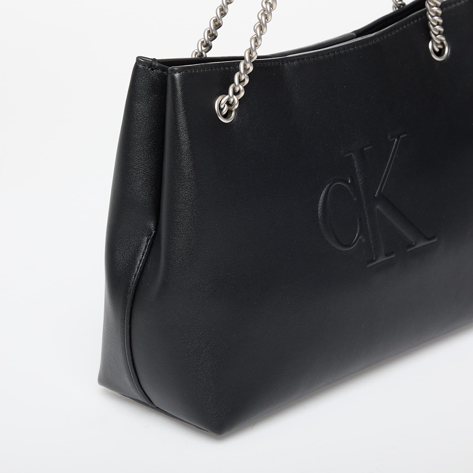 Tašky cez rameno Calvin Klein Jeans Sculpted Chain Shoulder Bag Black