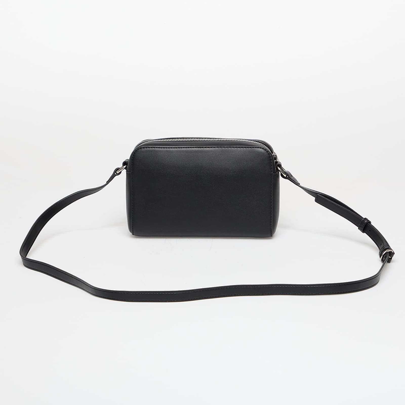 Tašky přes rameno Calvin Klein Jeans Sculpted Ew Camera Bag Black