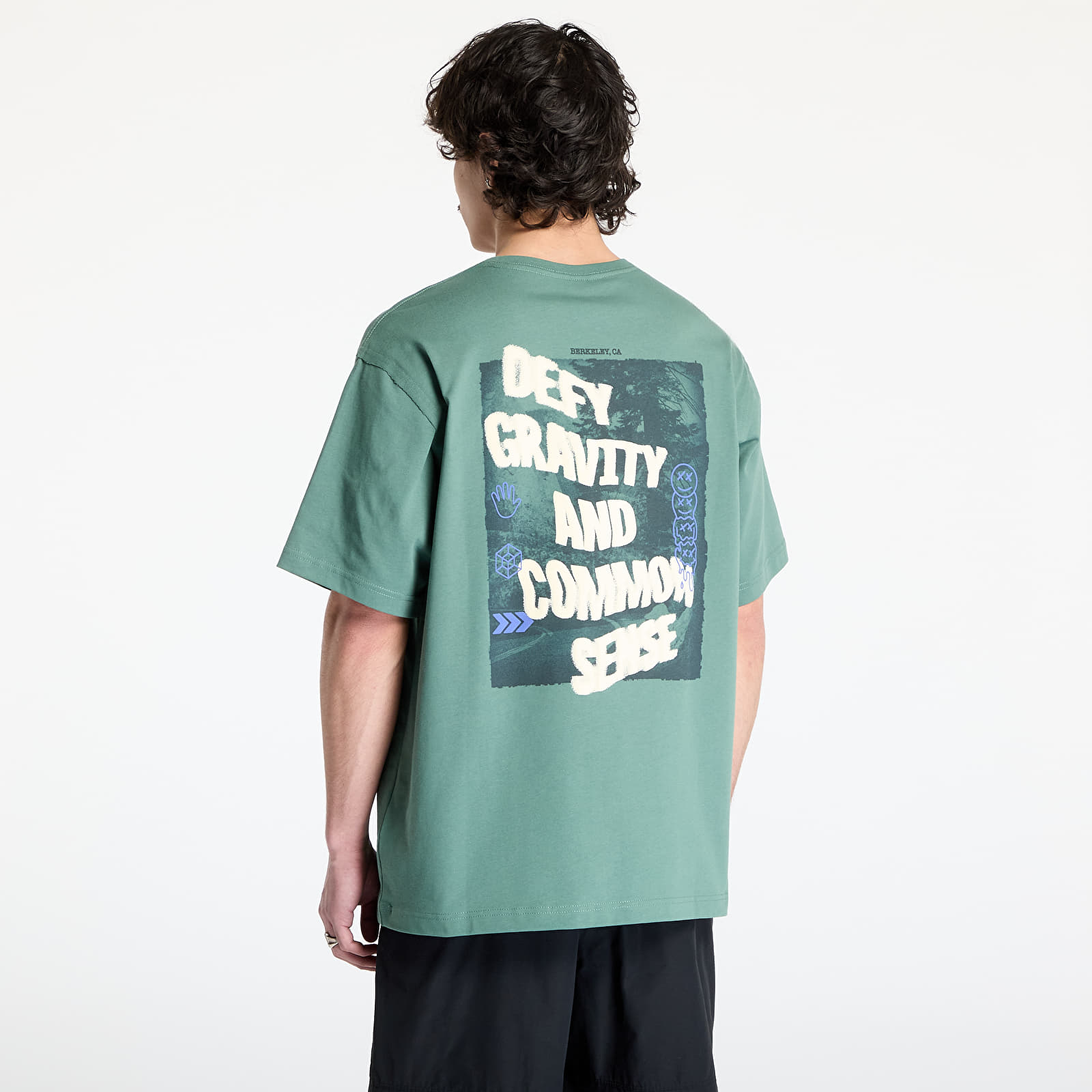 Men's T-shirts The North Face Ss Heritage Graphic Relaxed Tee Duck Green