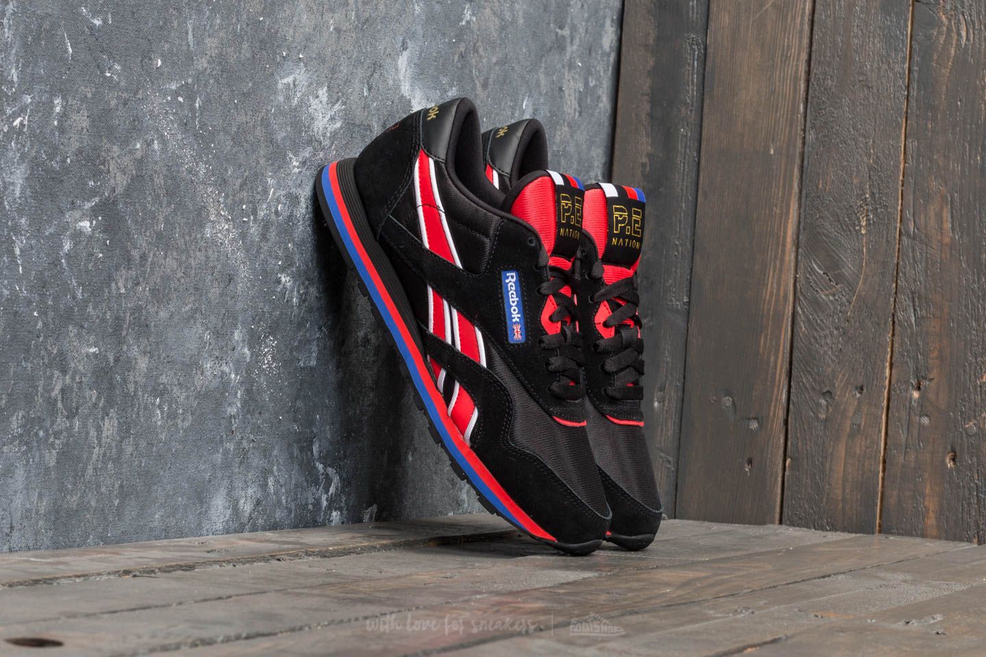 Дамски кецове и обувки Reebok W CL Nylon PE Black/ White/ Dayglow Red