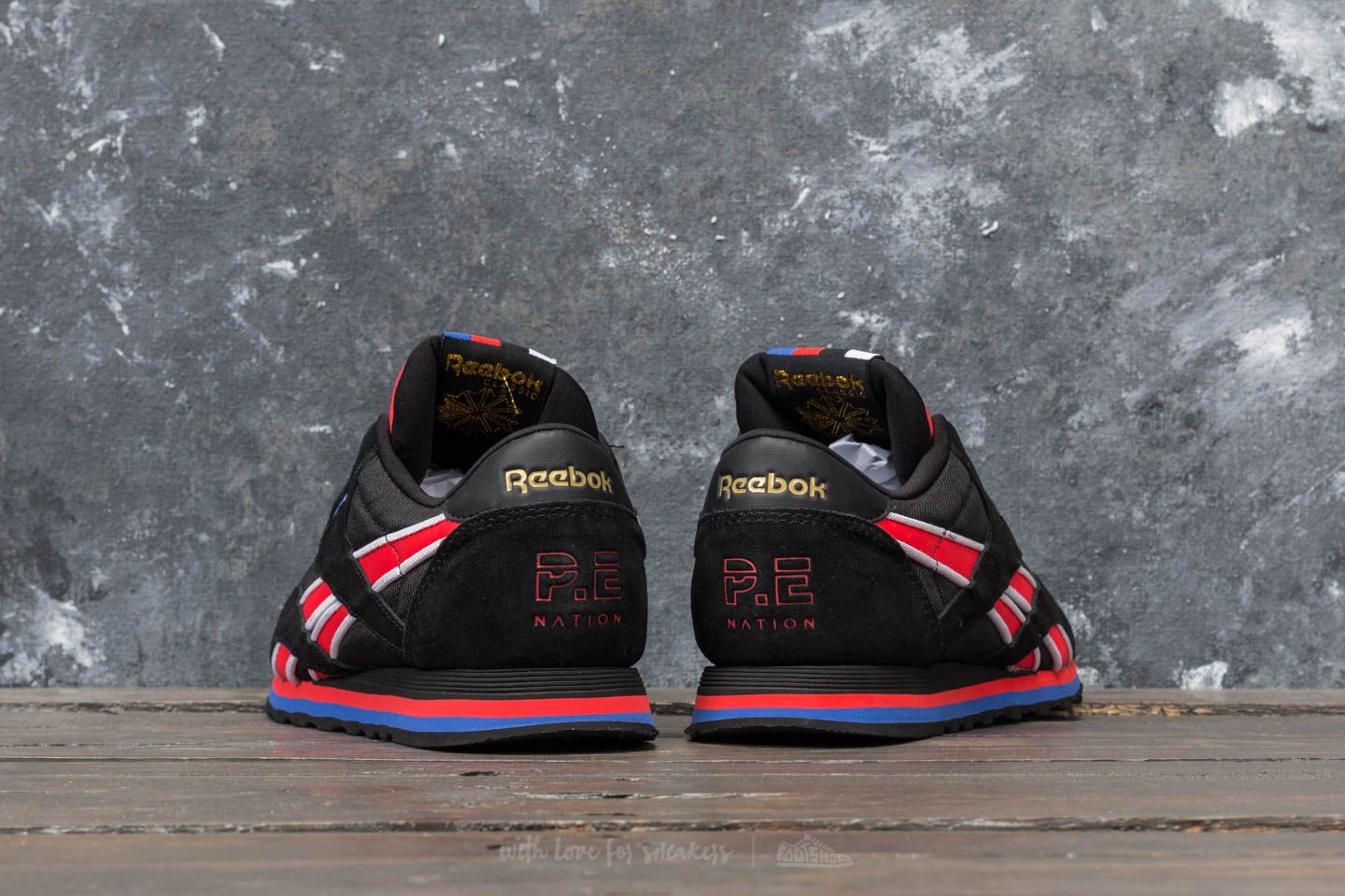 Дамски кецове и обувки Reebok W CL Nylon PE Black/ White/ Dayglow Red